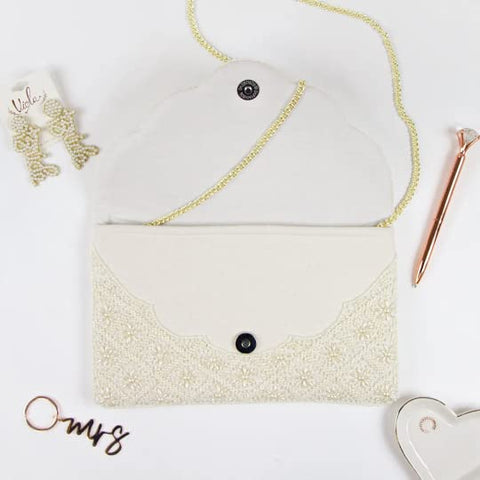 Bridal Purse Ivory Scallop Pearl Clutch Bag, Bridal Clutch, Hand Beaded Bride Purse for Evening Bag, Bachelorette Party, Gifts for Engagement, Bridal Shower, Wedding Party Pretty Robes