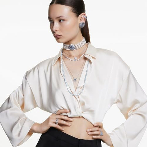 Swarovski Idyllia Pendant Necklace, Heart Pendant with Clear Round-Cut Stone and Clear Round Crystals in a Rhodium-Finished Setting, Part of the Idyllia Collection