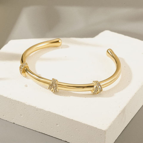 CIUNOFOR 18K Gold filledfor Her Women Teen Bracelet Bangle with Cubic Zirconia Stones Hinged Jewelry with Crystal Oval Love Friendship Birthday Present Girls CIUNOFOR