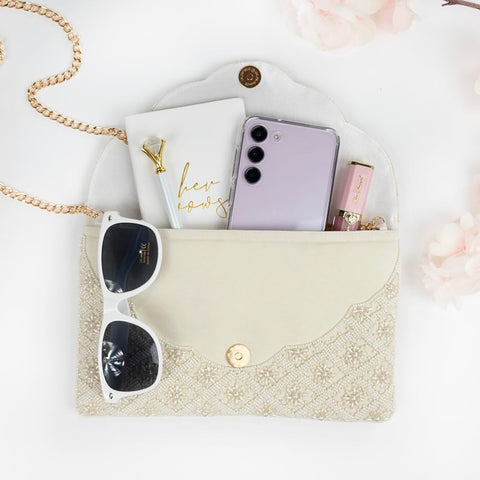 Bridal Purse Ivory Scallop Pearl Clutch Bag, Bridal Clutch, Hand Beaded Bride Purse for Evening Bag, Bachelorette Party, Gifts for Engagement, Bridal Shower, Wedding Party Pretty Robes