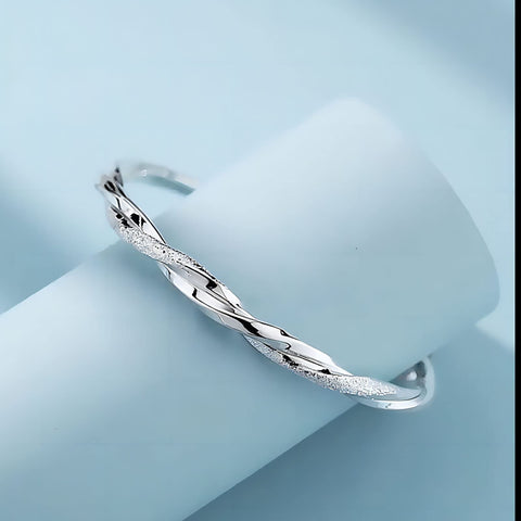Kim Carrey S925 Silver Bangle Bracelet for Women, Elegant Women‘s Sterling Silver Bracelet Bangle Adjustable 6.4-7.8 inches Small Size (Mobius) Kim Carrey