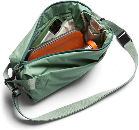 Bellroy Lite Sling, Sling Crossbody Bag For Men & Women, Lightweight Water-resistant Materials, Perfect for Travel, 7L Bellroy
