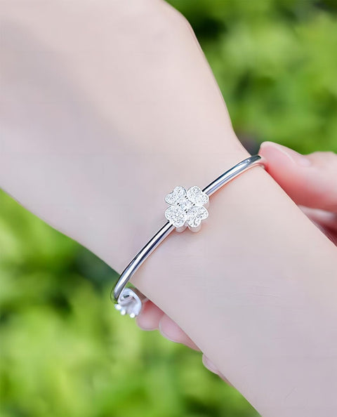 Kim Carrey S925 Silver Bangle Bracelet for Women, Elegant Women‘s Sterling Silver Bracelet Bangle Adjustable 6.4-7.8 inches Small Size (White Clover) Kim Carrey