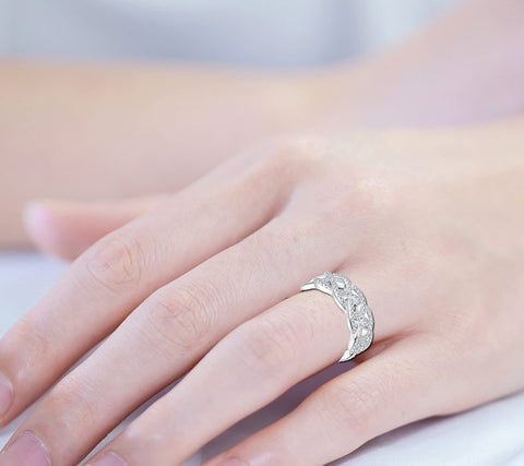 YL Women's Twisted Knot Rings 925 Sterling Silver Criss Knot Ring 18k White Gold Plated Cubic Zirconia Infinity Statement Rings-size6 YL
