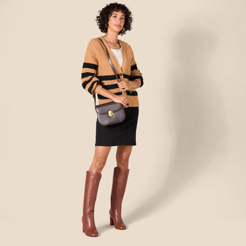 Amazon Essentials Women's Crossbody Flap Bag, Chestnut Brown, One Size