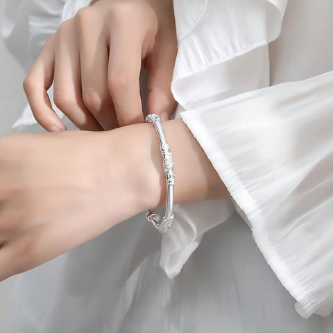 Kim Carrey S925 Silver Bangle Bracelet for Women, Elegant Women‘s Sterling Silver Bracelet Bangle Adjustable 6.4-7.8 inches Small Size (Leaf) Kim Carrey