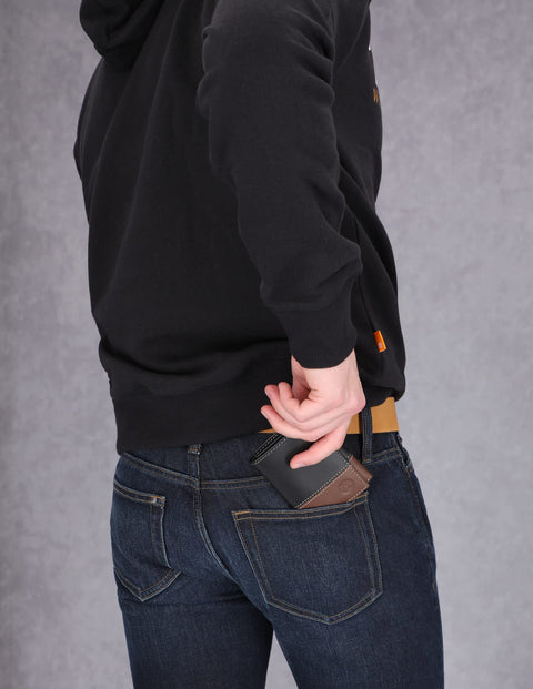 Timberland Men's Leather Trifold Wallet With Id Window, Black/Brown (Hunter), One Size