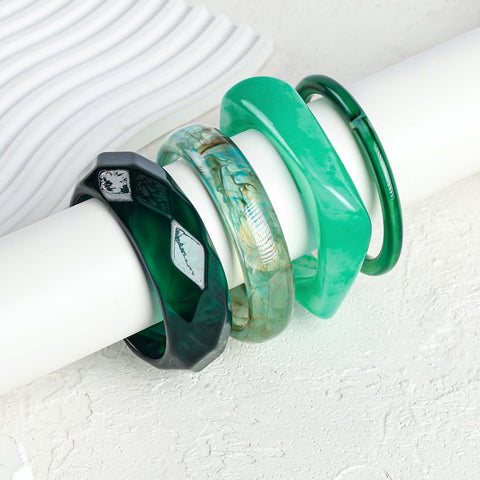 NoctisNest Green Acrylic Resin Bangles Bracelets, 4 Pcs Chunky Boho Geometric Acetate Plate Bracelets Stack, Trendy Resin Statement Wristband Wide Irregular Bangle Set for Women