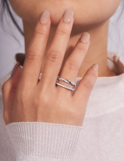 IMOLOVE Moissanite Wedding Band Wedding Rings for Women Twisted Rings 925 Sterling Silver Rings with 18K White Gold Plated Eternity Stackable Engagement Ring Anniversary Band Size 7 IMOLOVE