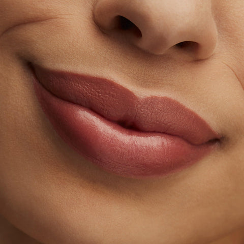 MAC Lustre Lipstick - HUG ME - Neutral flesh pink MAC