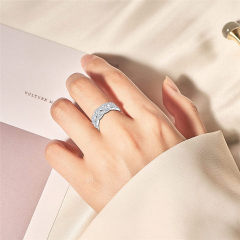 YL Women's Twisted Knot Rings 925 Sterling Silver Criss Knot Ring 18k White Gold Plated Cubic Zirconia Infinity Statement Rings-size6 YL