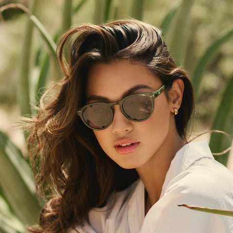 WearMe Pro Round Polarized Sunglasses for Women - Retro Classic UV400 Protection for Driving & Everyday Wear (Crystal Green Frame/Black Lens)