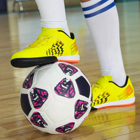 brooman Kids Futsal Indoor Soccer Shoes Boys Girls Soccer Sneakers (3,Lime)