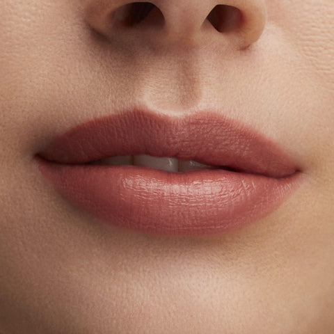 MAC Lustre Lipstick - HUG ME - Neutral flesh pink MAC
