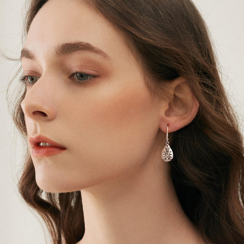 LANCHARMED Sterling Silver Teardrop Earrings for Women, Trendy Silver Drop Leverback Dangle Earrings, Hypoallergenic Leverback Drop Earrings for Jewelry