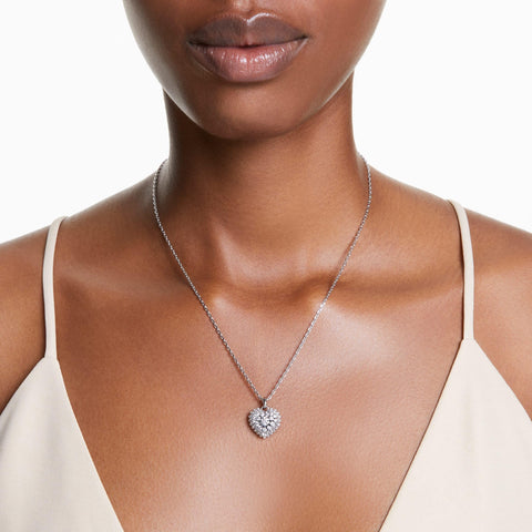Swarovski Idyllia Pendant Necklace, Heart Pendant with Clear Round-Cut Stone and Clear Round Crystals in a Rhodium-Finished Setting, Part of the Idyllia Collection