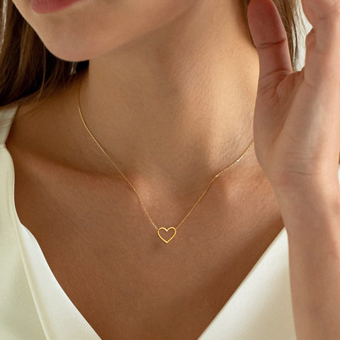 Tewiky Heart Necklace, Cute Necklaces for Teen Girls 14k Gold Plated Trendy Open Heart Choker Necklaces Aesthetic Dainty Gold Necklace Simple Gold Jewelry for Women Girls Gifts Tewiky